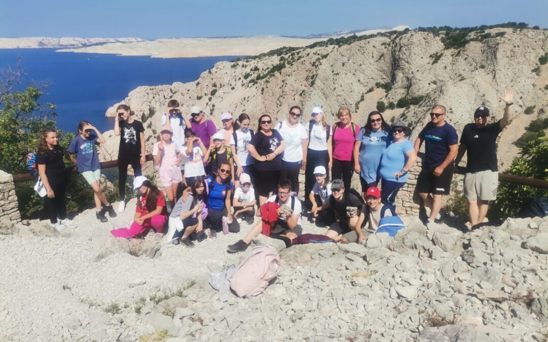 Završetak školske godine uz planinarenje, more i druženje u Jablancu